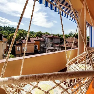 Terrace - Three Bedrooms Center Apartment